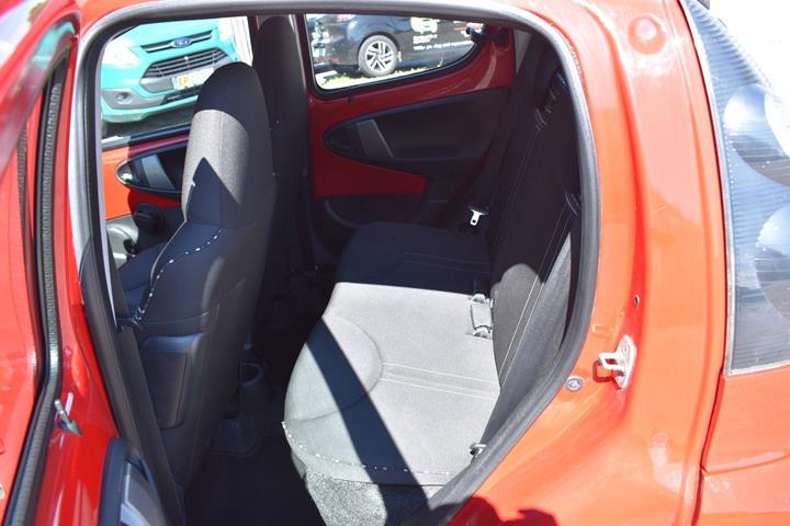 Rød Citroën C1 fra 2013
