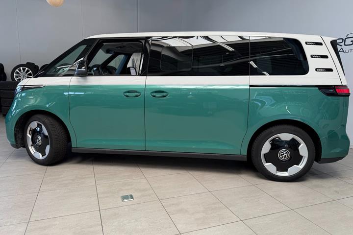 Grøn VW ID.Buzz fra 2025