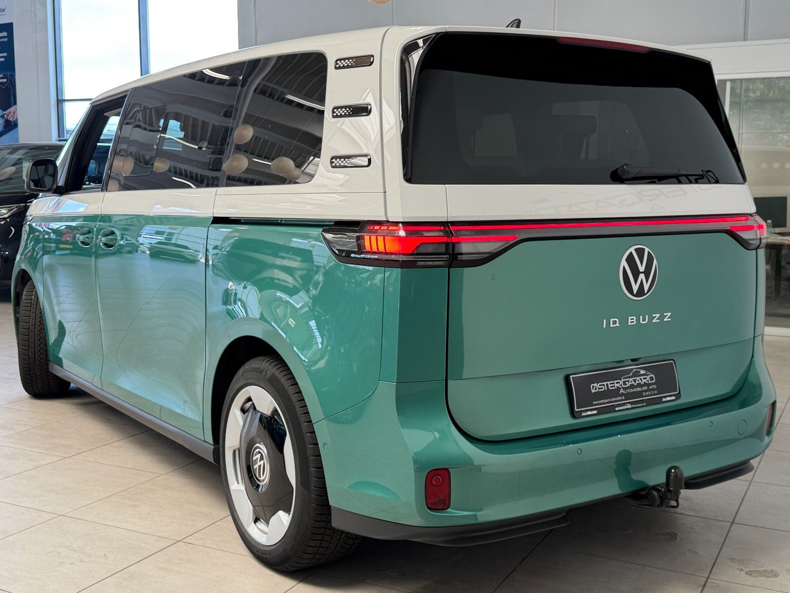Grøn VW ID.Buzz fra 2025