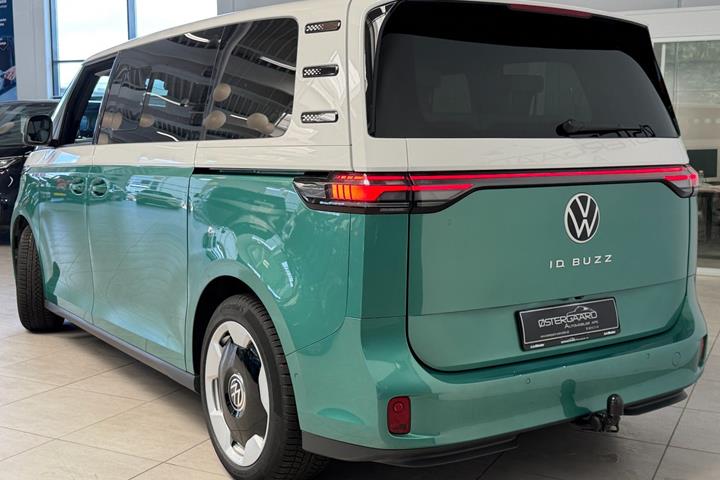 Grøn VW ID.Buzz fra 2025