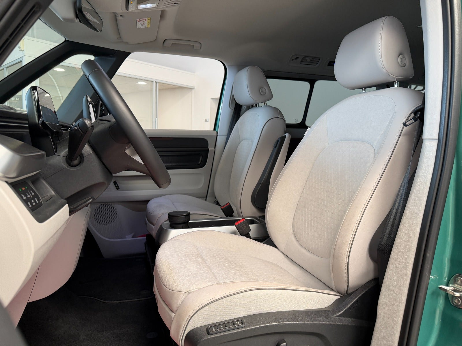 Grøn VW ID.Buzz fra 2025