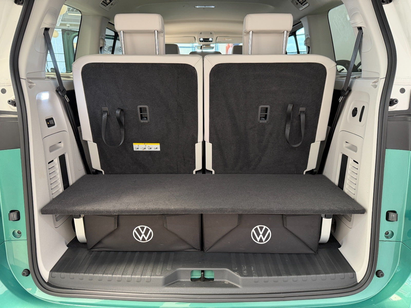 Grøn VW ID.Buzz fra 2025