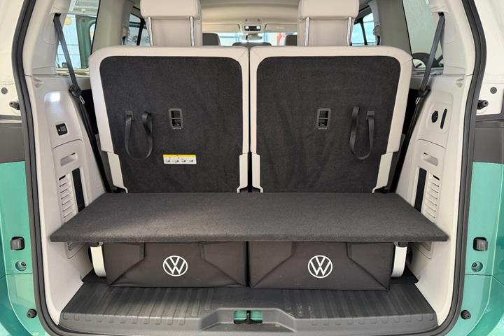 Grøn VW ID.Buzz fra 2025