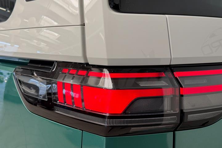Grøn VW ID.Buzz fra 2025