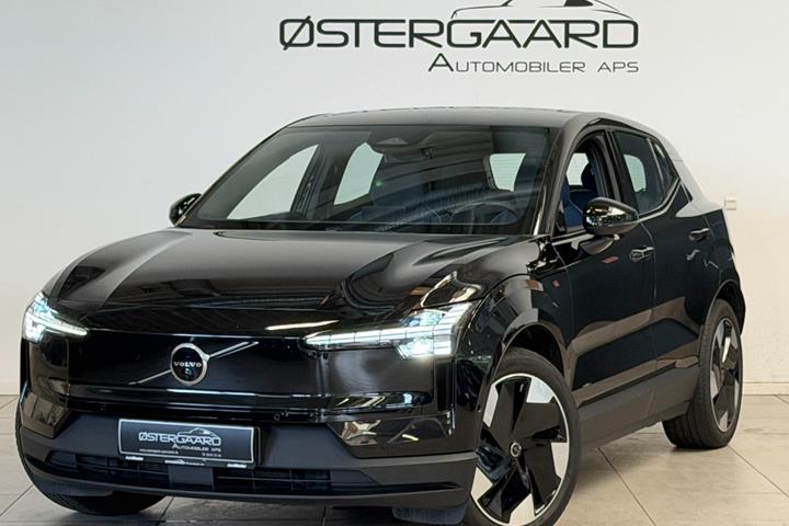 Sort Volvo EX30 fra 2024 set udefra