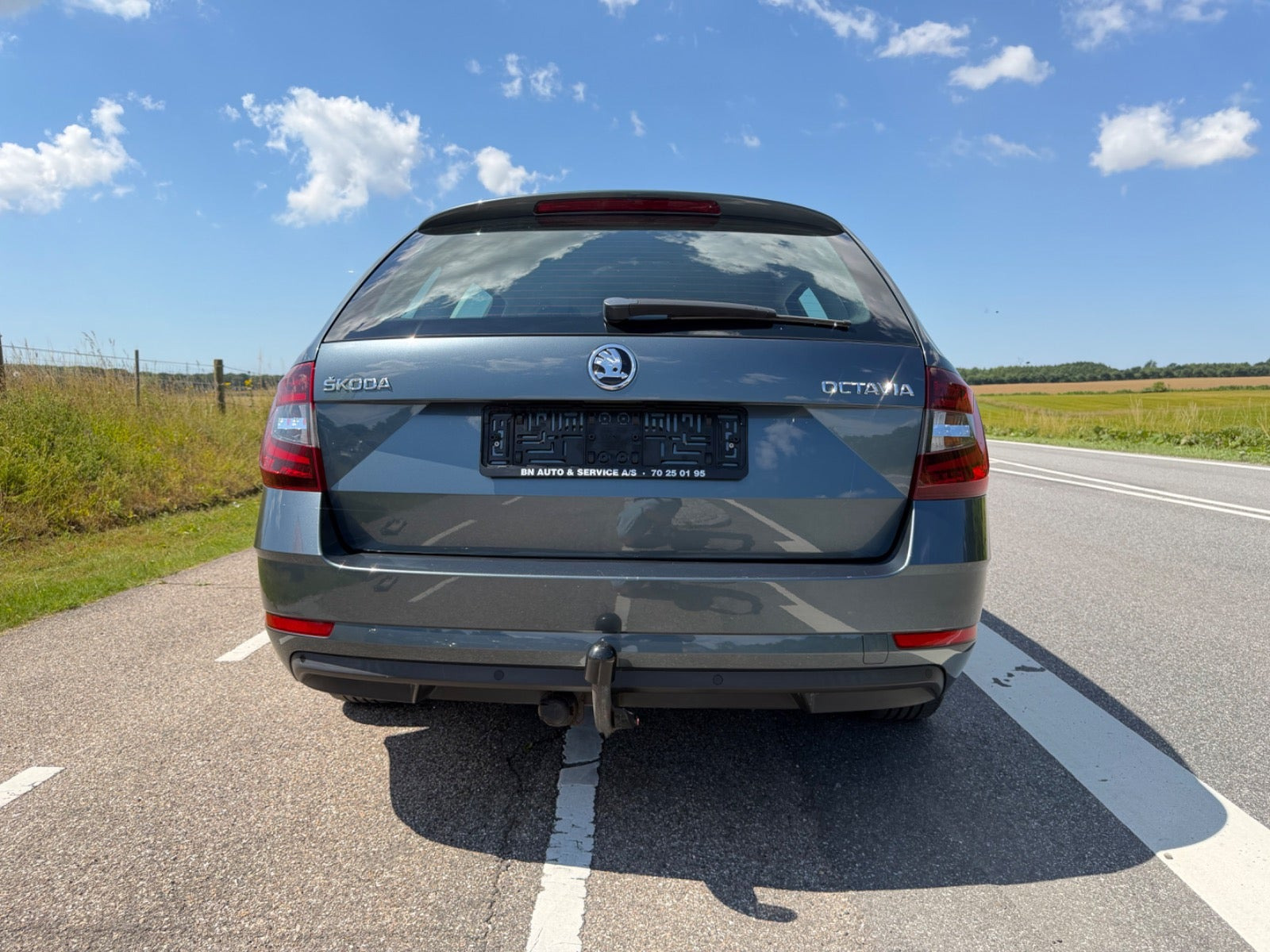 Grå Skoda Octavia fra 2019