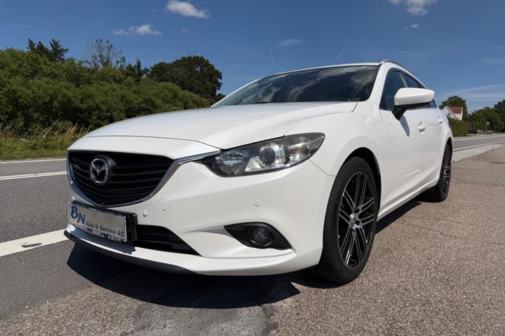 Hvid Mazda 6 fra 2014