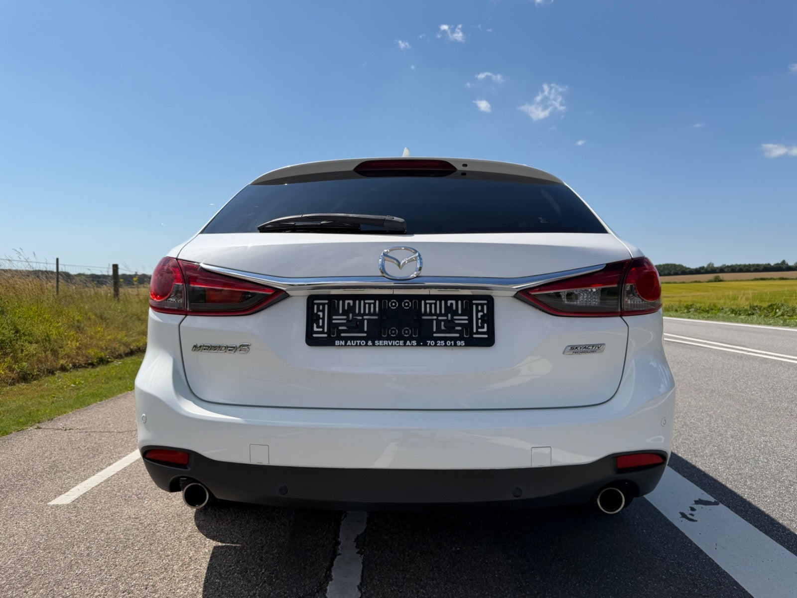 Hvid Mazda 6 fra 2014