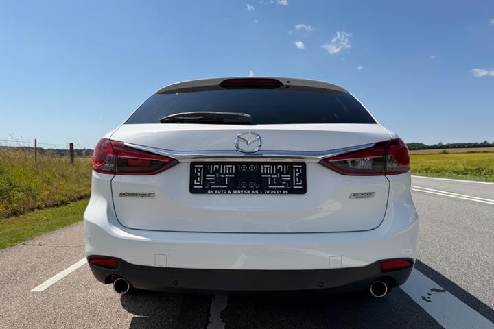 Hvid Mazda 6 fra 2014