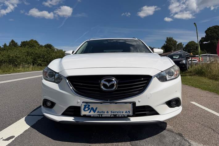 Hvid Mazda 6 fra 2014