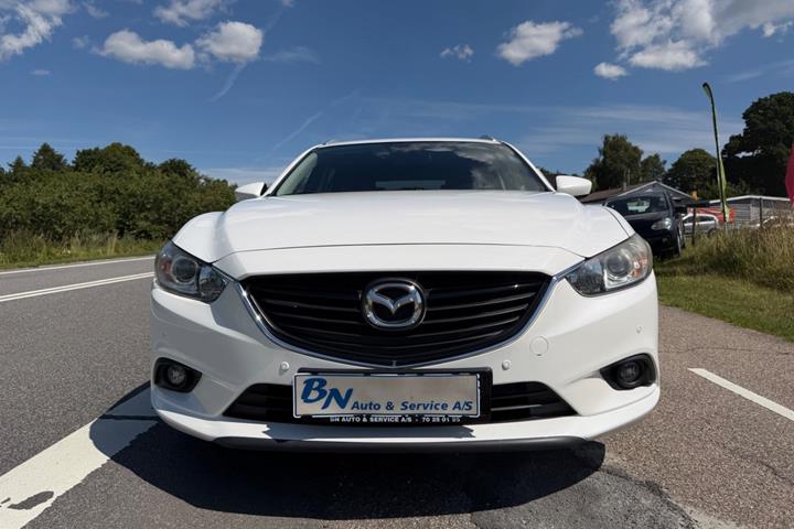 Hvid Mazda 6 fra 2014