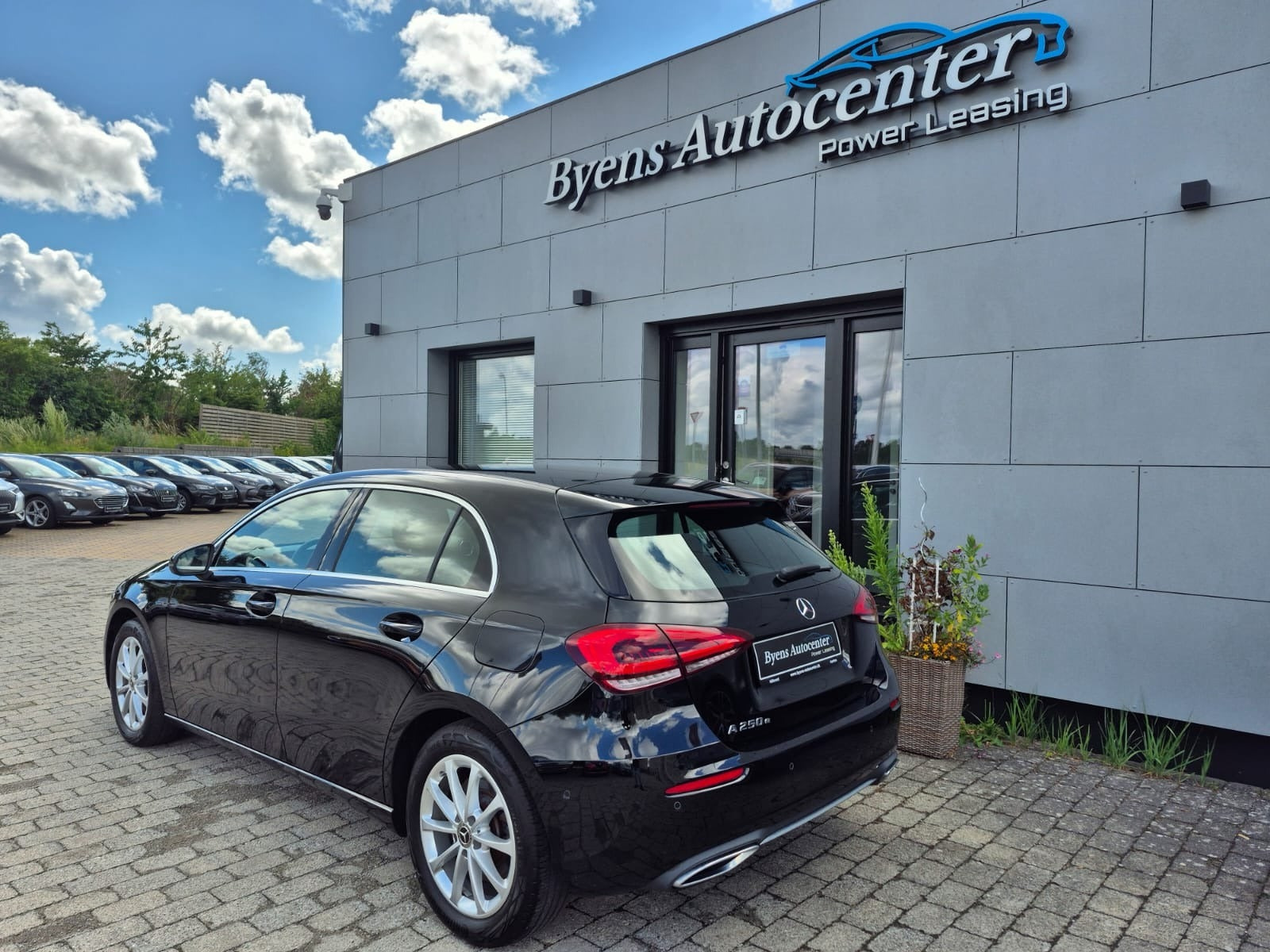 Sort Mercedes A250 e fra 2020