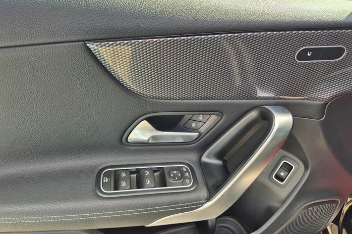 Sort Mercedes A250 e fra 2020