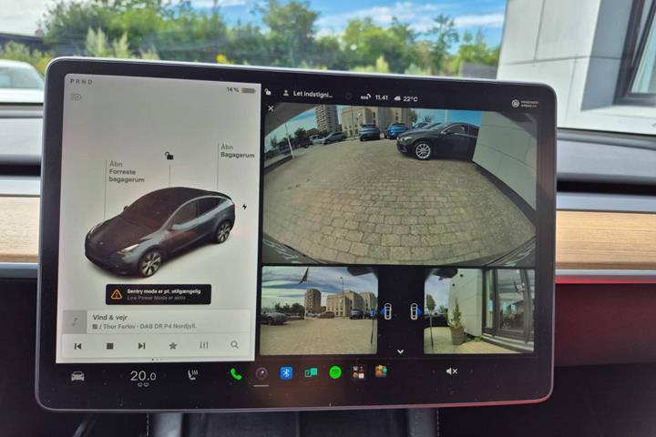 Sort Tesla Model Y fra 2022