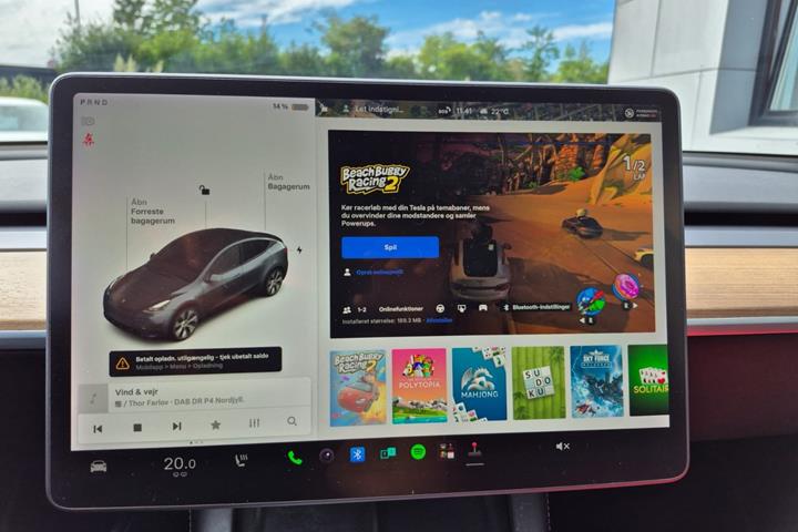 Sort Tesla Model Y fra 2022