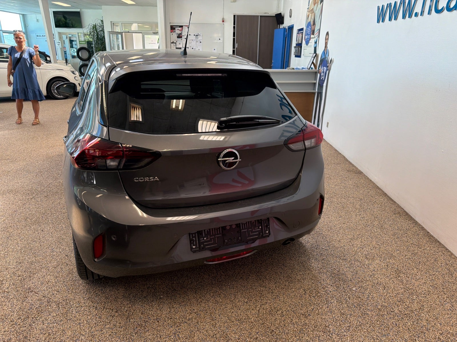 Grå Opel Corsa fra 2020