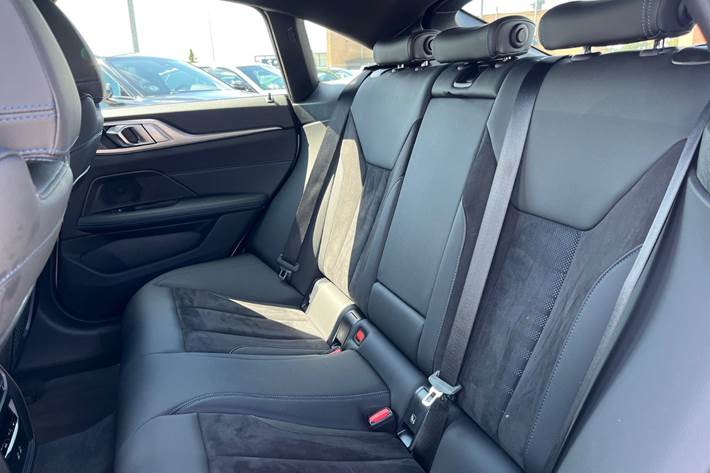 Hvid BMW i4 fra 2024