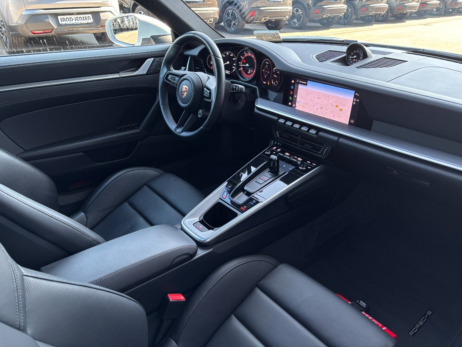 Hvid Porsche 911 Carrera S fra 2024