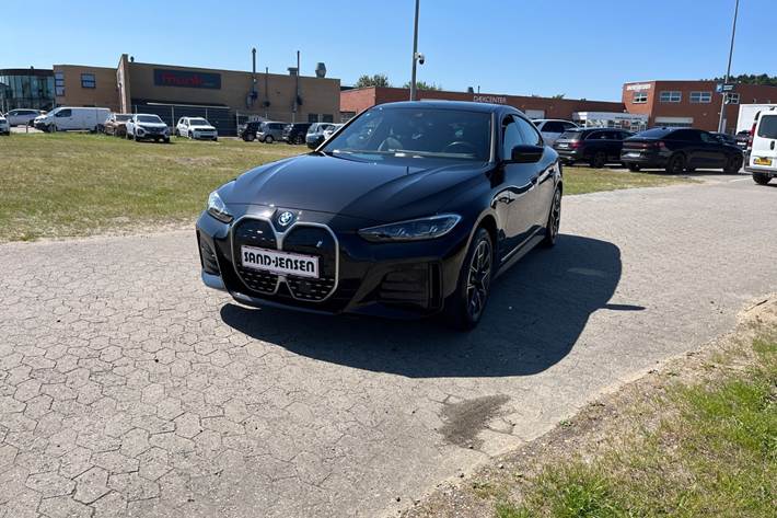 Sort BMW i4 fra 2024