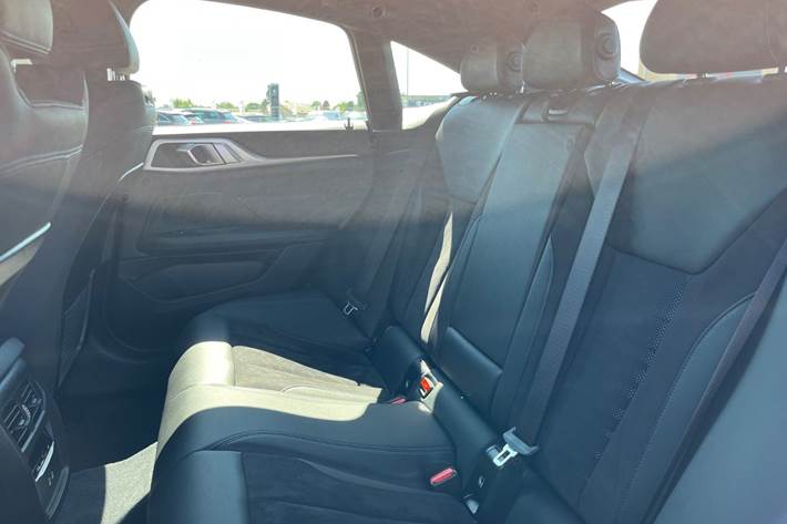 Sort BMW i4 fra 2024