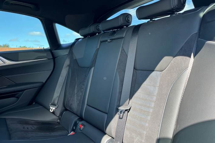 Grøn BMW i4 fra 2024