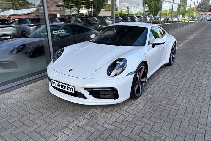 Hvid Porsche 911 Carrera 4S fra 2024