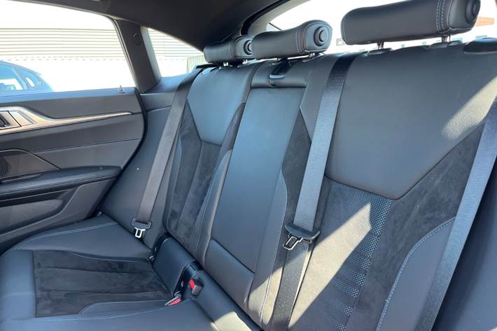 Grøn BMW i4 fra 2024