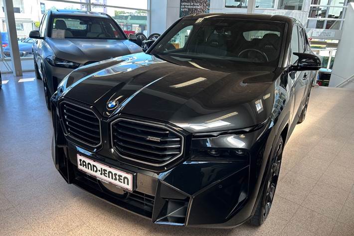 Sort BMW XM fra 2023