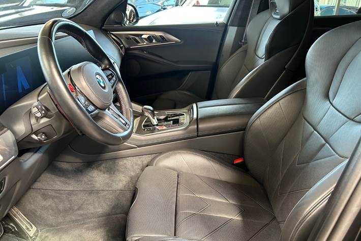 Sort BMW XM fra 2023