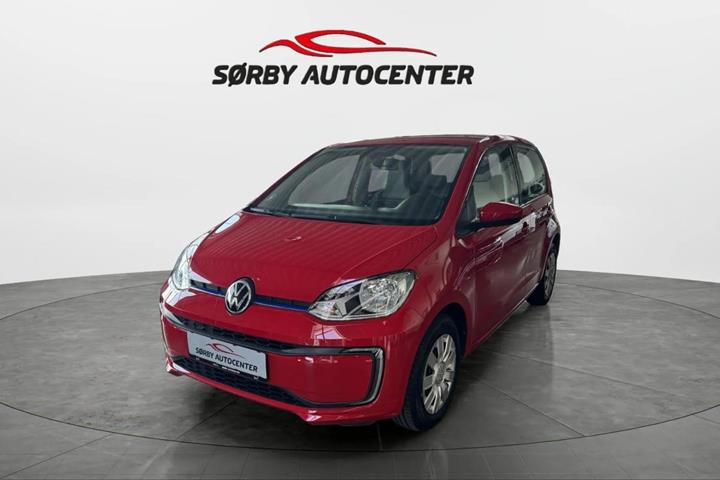 Rød VW E-UP! fra 2021 set udefra