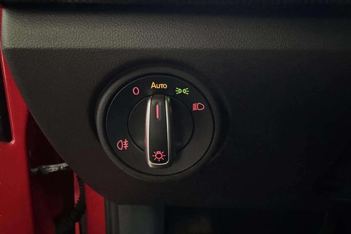 Rød VW E-UP! fra 2021