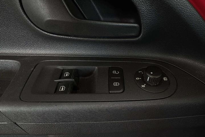 Rød VW E-UP! fra 2021