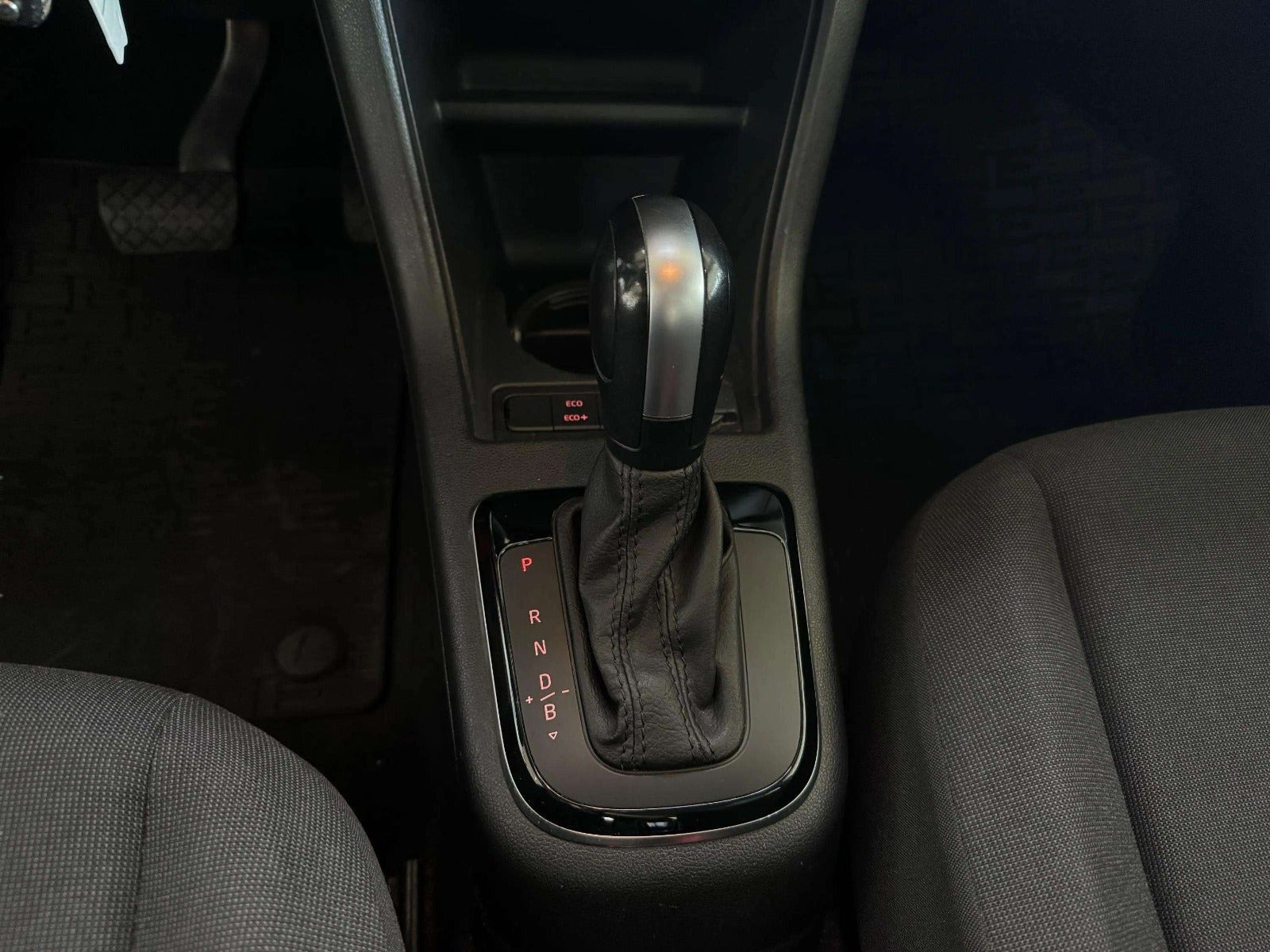 Rød VW E-UP! fra 2021