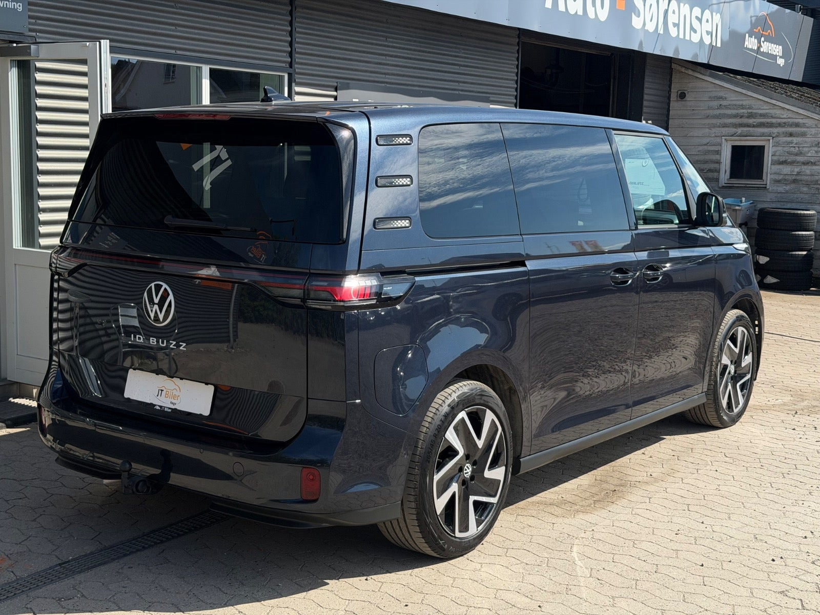 Blå VW ID.Buzz fra 2024