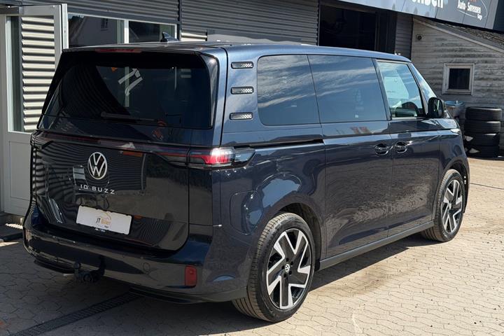 Blå VW ID.Buzz fra 2024