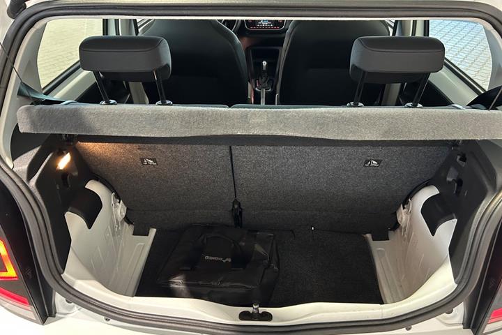 Hvid VW E-UP! fra 2020