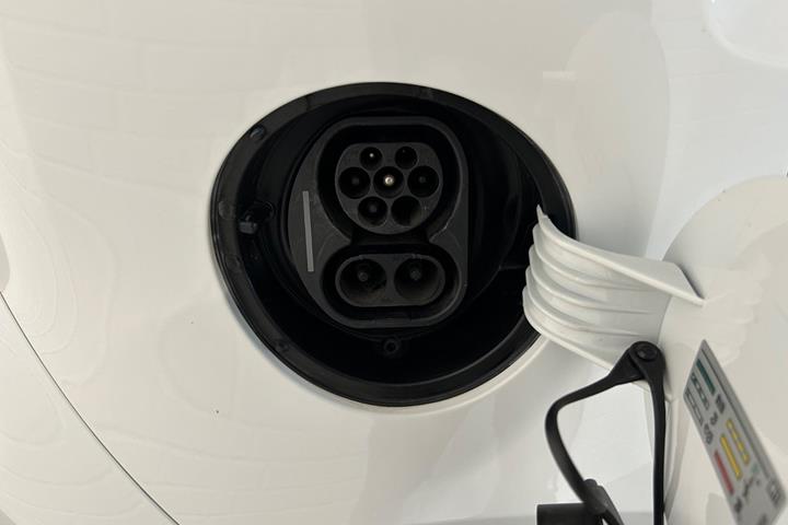 Hvid VW E-UP! fra 2020