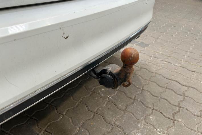 Hvid VW Passat fra 2019