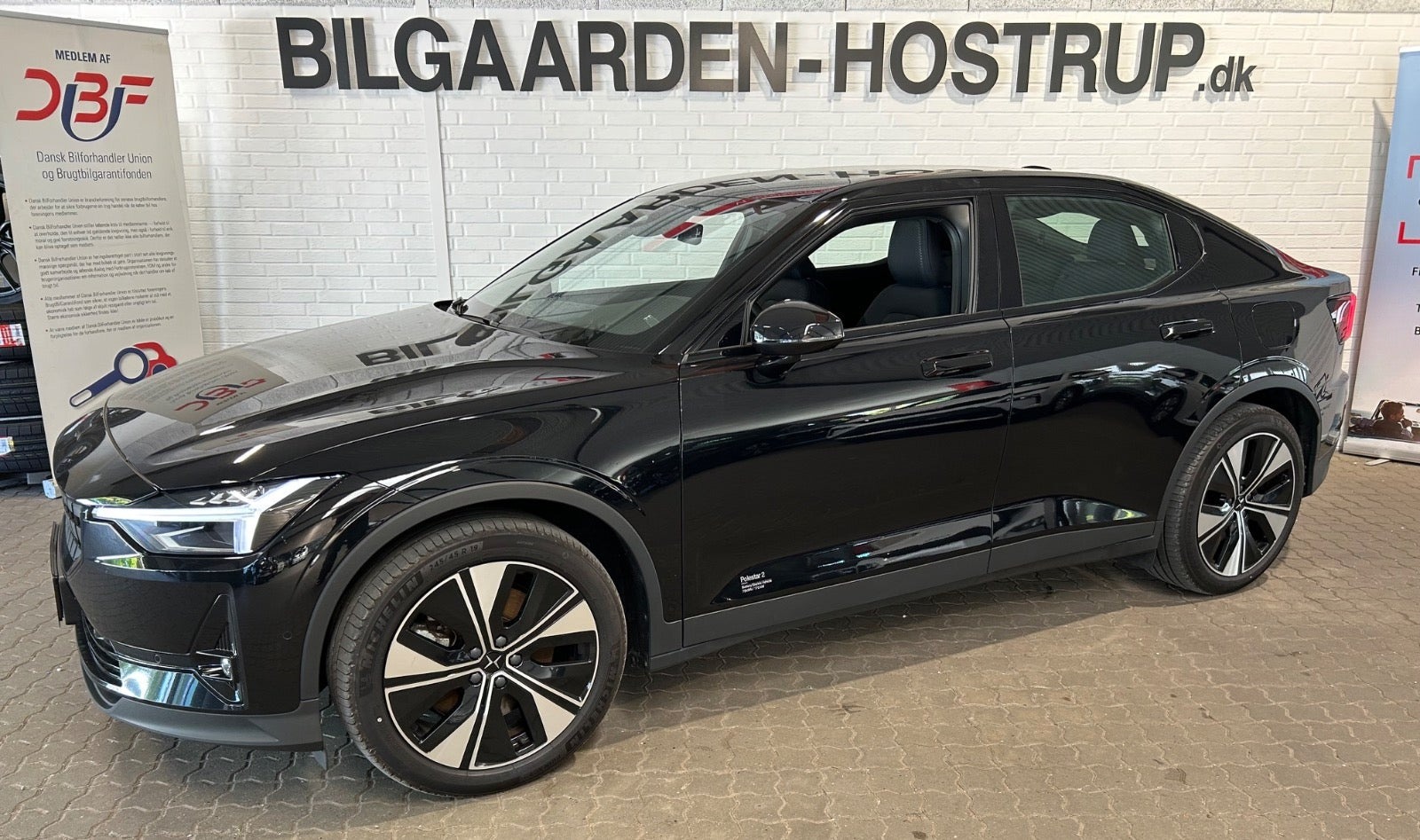 Sort Polestar 2 fra 2023