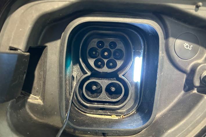 Sort Polestar 2 fra 2023