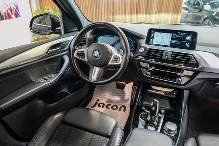 Sort BMW X3 fra 2021