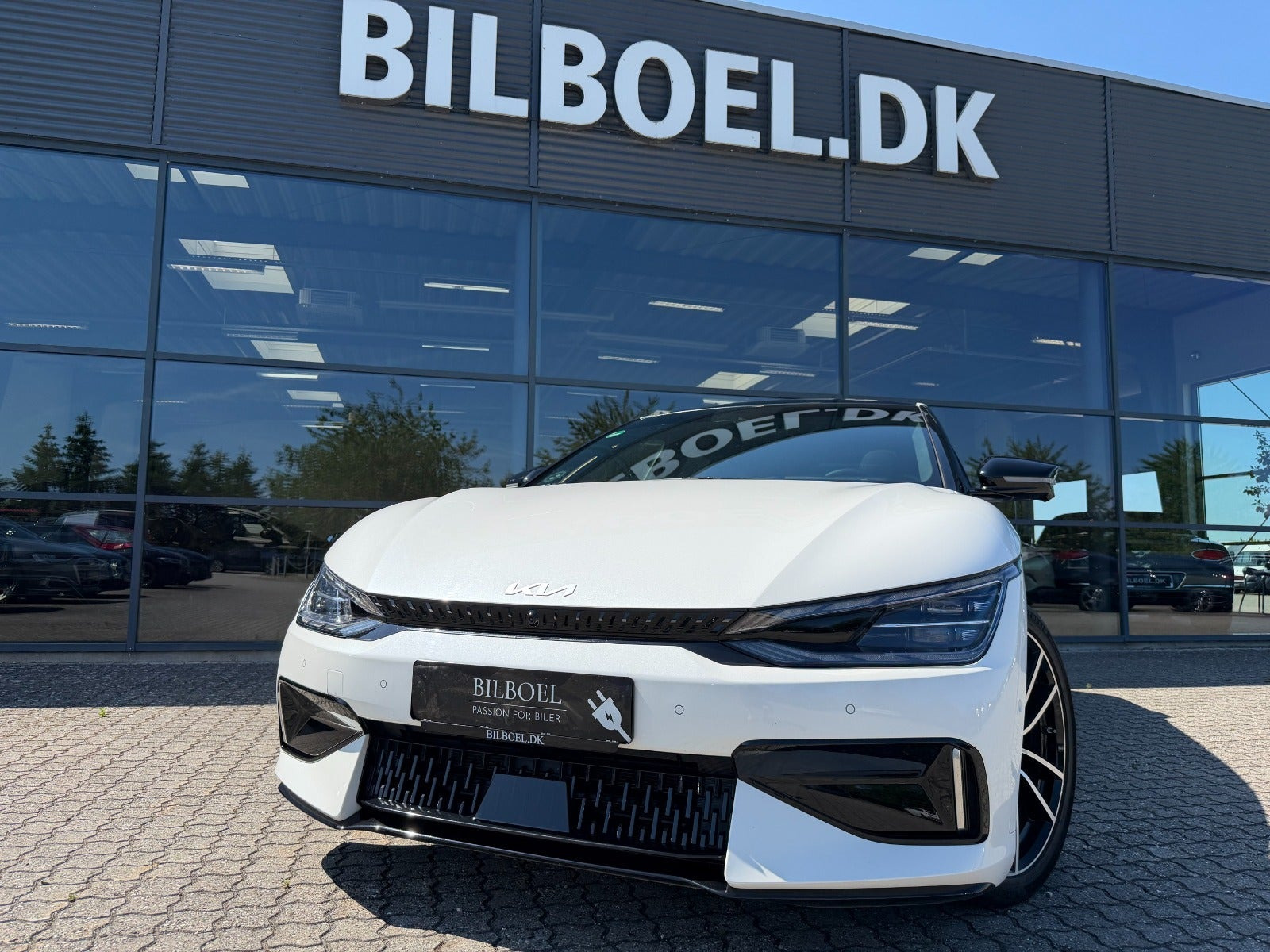 Hvid Kia EV6 fra 2024