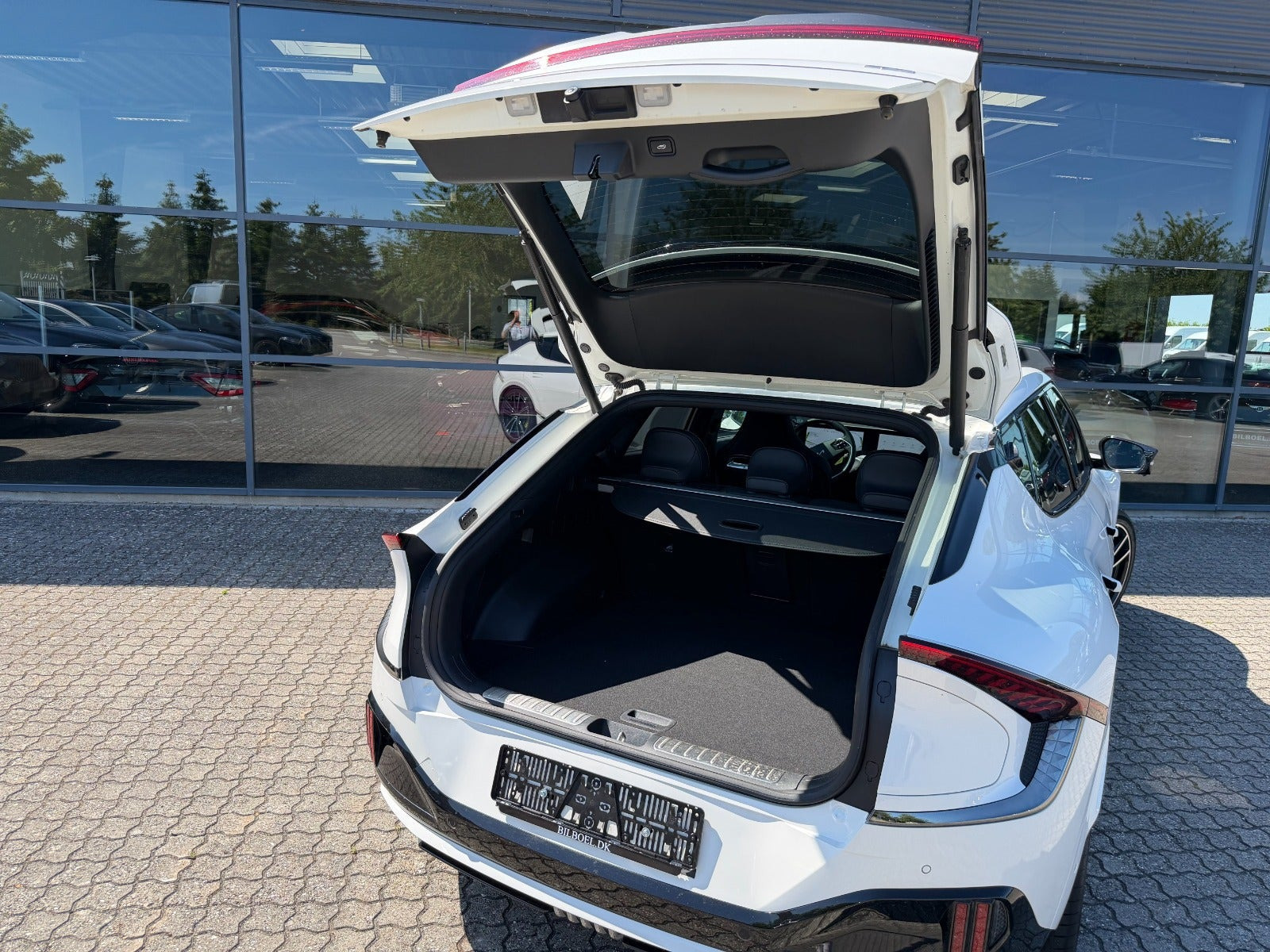 Hvid Kia EV6 fra 2024