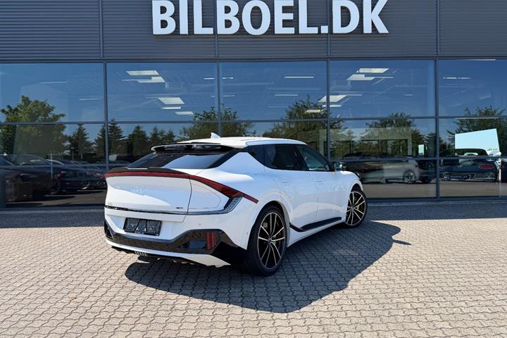 Hvid Kia EV6 fra 2024