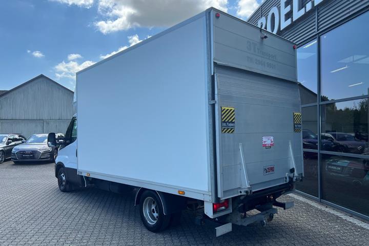 Hvid Iveco Daily fra 2019