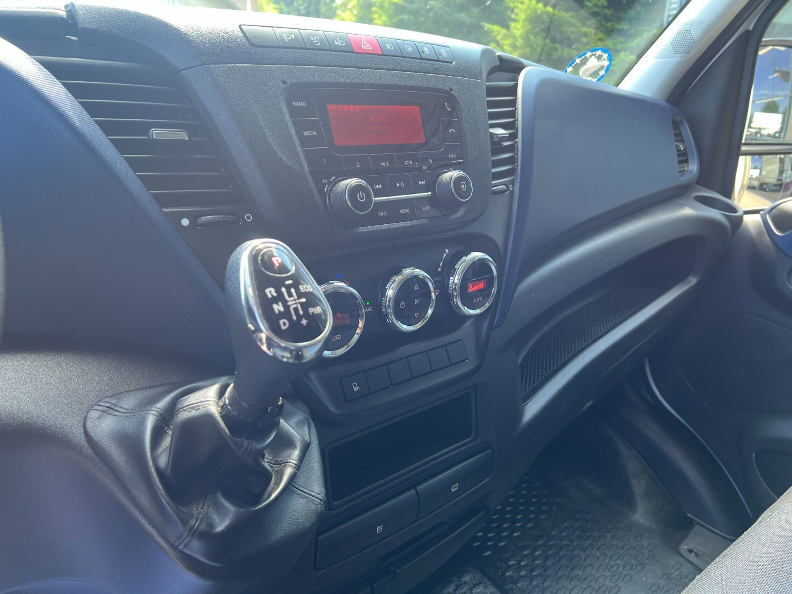 Hvid Iveco Daily fra 2019