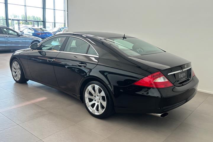 Grå Mercedes CLS500 fra 2007