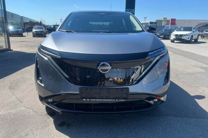 Grå Nissan Ariya fra 2026