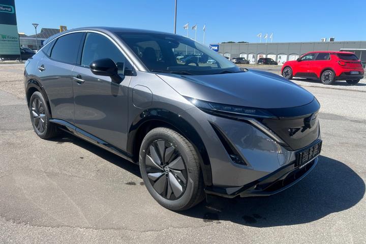 Grå Nissan Ariya fra 2026
