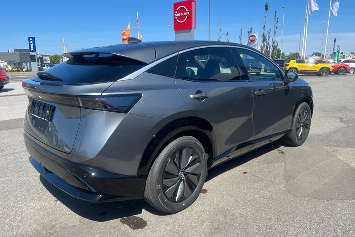 Grå Nissan Ariya fra 2026